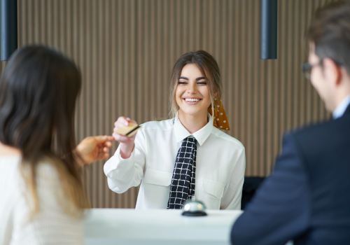 Carrera de hotelería y turismo - Zegel